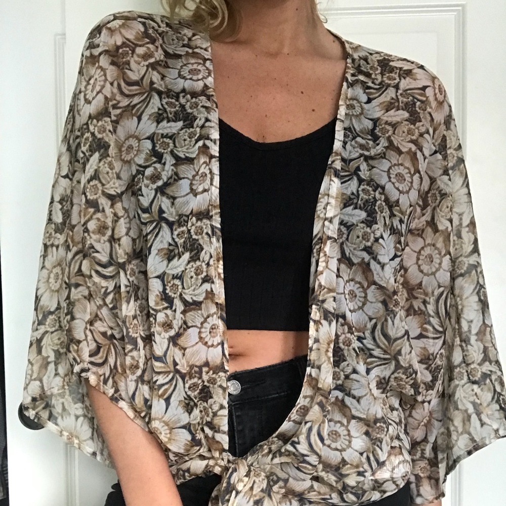 AEO Floral Kimono - M